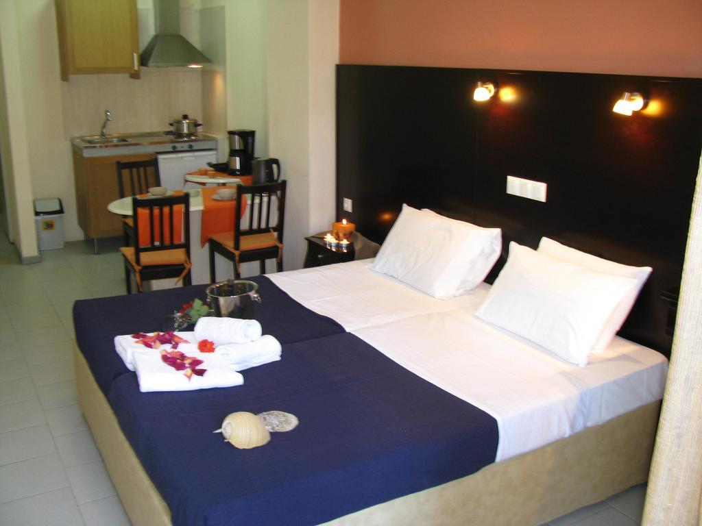 Villa Kokkinos Potos Room photo